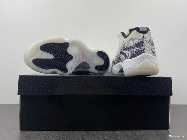 Retro Bone Snake Light Low Jordan CD6847-002 11 0214